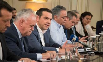 Ο Τσίπρας διαμήνυσε: Δεν θα επιτρέψουμε σε κανένα σκοτεινό κέντρο να μας εμποδίσει να γίνουμε ηγέτιδα δύναμη στα Βαλκάνια