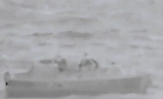 Βίντεο με τη διάσωση ναυαγού, από πετρελαιάκατο της Φρεγάτας «ΕΛΛΗ»