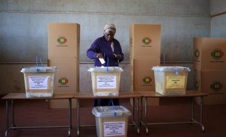 Οι πολίτες της Ζιμπάμπουε ψηφίζουν στον απόηχο της απομάκρυνσης Μουγκάμπε