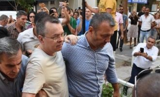 Νέο «όχι» για την απελευθέρωση του πάστορα Μπράνσον στην Τουρκία