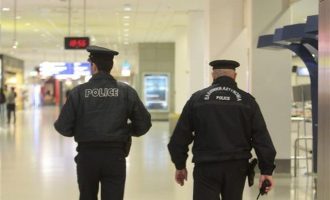 Έπιασαν δεκάδες μετανάστες με «μαϊμού» διαβατήρια σε ελληνικά αεροδρόμια