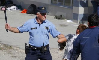Σοβαρές καταγγελίες ότι Κροάτες αστυνομικοί βασανίζουν, ληστεύουν και κακοποιούν σεξουαλικά πρόσφυγες