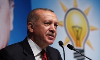 «Ο Τραμπ απείλησε την Τουρκία», λέει ο Ερντογάν – «Δεν είμαστε υπηρέτες, είμαστε 81 εκ. λαός»