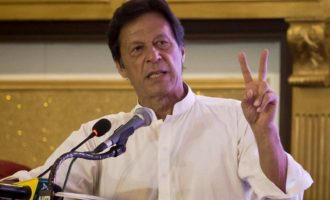 Πρωθυπουργός Πακιστάν: Φορέστε μαντίλα για μην σας βιάζουν