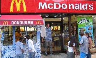 Δήμος της Άγκυρας επέβαλλε «κυρώσεις» στα McDonald’s και Burger Kıng