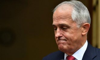 Χάος στην Αυστραλία: Yπουργοί «βομβαρδίζουν» με παραιτήσεις τον πρωθυπουργό Τέρνμπουλ