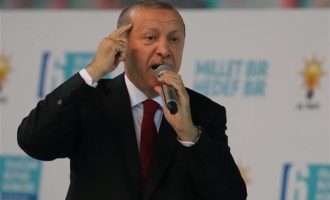 «Φαφλατάς» Ερντογάν: Θα «αντικρούσω» όσους παίζουν «παιχνίδια» με την οικονομία της χώρας (βίντεο)