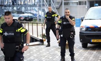 Συνέλαβαν Ολλανδό για απόπειρα εμπρησμού του Τουρκικού Προξενείου στο Άμστερνταμ