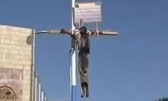 Σαουδική Αραβία: Θανατοποινίτης εκτελέστηκε και μετά σταυρώθηκε