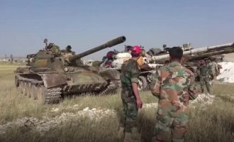 Ισχυρές ενισχύσεις του συριακού στρατού αναπτύχθηκαν στα μέτωπα με την τζιχαντοκρατούμενη Ιντλίμπ