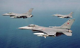 Τέσσερα τουρκικά F-16 πέταξαν πάνω από δύο ελληνικά νησιά