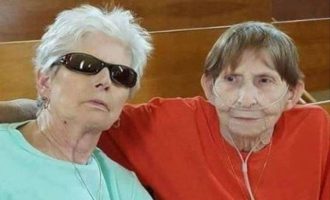 74χρονη παντρεύτηκε τη σύντροφό της που… είχε πεθάνει
