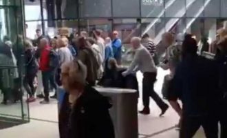 Τρόμος στο Άμστερνταμ: Επιτέθηκαν με μαχαίρι μέσα στον κεντρικό σιδηροδρομικό σταθμό