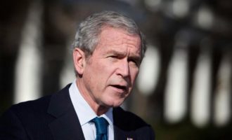 Ο Τζορτζ Μπους που αναγνώρισε τα Σκόπια ως «Μακεδονία» ζητά τώρα να αλλάξουν όνομα