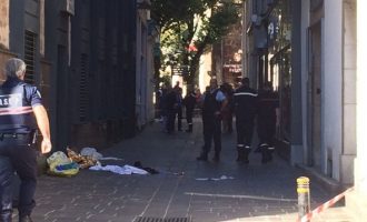 Σοκ στη Γαλλία: Άνδρας μαχαίρωσε και σκότωσε αστυνομικό διευθυντή