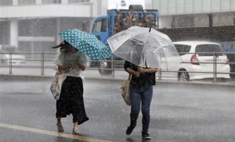 Έφθασε στην Ιαπωνία ο τυφώνας «Τζέμπι» – Εντολή σε 300.000 να πάνε σε καταφύγια