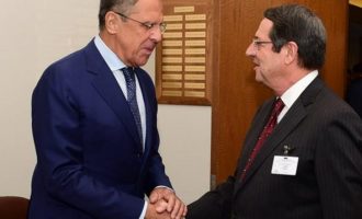 Ο Αναστασιάδης ζήτησε τη συμβολή της Ρωσίας για επαννεκίνηση Κυπριακού