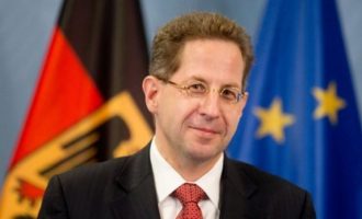 Τα «βρήκαν» στη Γερμανία για τον Μάασεν – Τον όρισαν «ειδικό σύμβουλο» στο υπουργείο Εσωτερικών