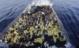 Οι μετανάστες να κρατούνται πάνω στα πλοία, προτείνουν Ιταλία και Αυστρία