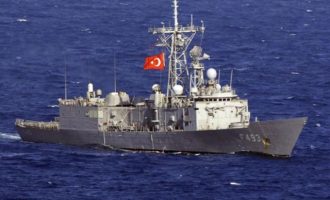 Το τουρκικό πολεμικό ναυτικό παρενόχλησε εμπορικό πλοίο νοτιοανατολικά της Κρήτης