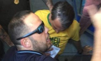 Bραζιλία: Mαχαίρωσαν τον ακροδεξιό υποψήφιο σε προεκλογική συγκέντρωση (βίντεο)