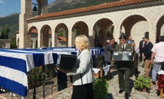 Χάρη στον Κοτζιά 573 στρατιώτες του Αλβανικού Έπους ενταφιάστηκαν μετά από 70 χρόνια