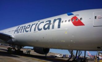 Φόβοι για την ασφάλεια καθήλωσαν αεροσκάφος της American Airlines