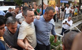 Τούρκος εισαγγελέας ζητά να ακυρωθεί η απόφαση απελευθέρωσης του Αμερικανού πάστορα