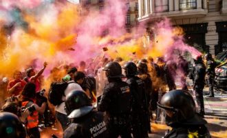 Επεισόδια στη Βαρκελώνη στην επέτειο ενός έτους από το δημοψήφισμα ανεξαρτησίας