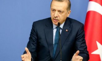 Ο Ερντογάν στο πλευρό του Μαδούρο καταδικάζει το «πραξικόπημα» των ΗΠΑ και Γκουάιντο