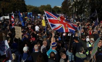 Μεγάλη διαδήλωση κατά του BREXIT στο Λονδίνο – Οι διοργανωτές μίλησαν για 100.000 κόσμο