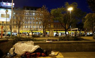 Ο Όρμπαν απαγορεύει στους άστεγους να κοιμούνται στους δρόμους – Ξεσηκώθηκαν οργανώσεις