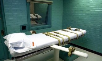 Ο Τραμπ επαναφέρει τις εκτελέσεις θανατοποινιτών μετά από 16 χρόνια διακοπής