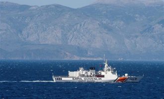 Βυθίστηκε σκάφος με μετανάστες ανοιχτά της Σμύρνης – Τέσσερις νεκροί, 30 αγνοούμενοι