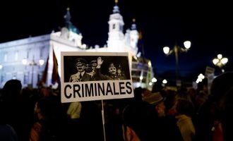 Στο πόδι η Μαδρίτη ενάντια στην ταφή του δικτάτορα Φράνκο – Χιλιάδες διαδηλωτές