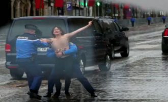 Οι FEMEN τα «πέταξαν» μπροστά στο αυτοκίνητο του Τραμπ στο Παρίσι (φωτο)