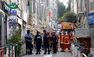 Θρήνος στη Μασσαλία: Ανέσυραν και πέμπτο νεκρό από τα ερείπια