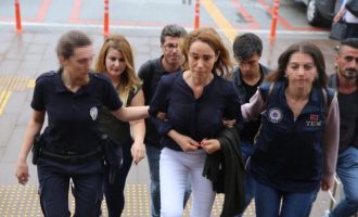 Τουρκικό δικαστήριο καταδίκασε σε έξι χρόνια κάθειρξη Κούρδισσα τραγουδίστρια με γερμανική ιθαγένεια