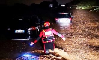 Τουλάχιστον δέκα νεκροί από τις πλημμύρες στη Σικελία