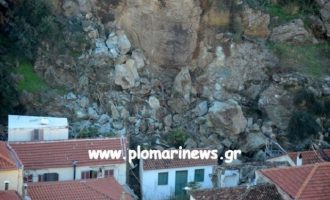 Τρόμος στη Λέσβο: Διαλύθηκαν σπίτια από κατολίσθηση βράχων (βίντεο)