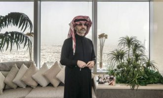 Η Σαουδική Αραβία αποφυλάκισε μετά από ένα χρόνο τον αδελφό του δισεκατομμυριούχου πρίγκιπα Αλ Ουαλίντ
