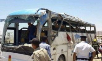 Μακελειό στην Αίγυπτο: Άνοιξαν πυρ σε λεωφορείο με Χριστιανούς – Τουλάχιστον 7 νεκροί