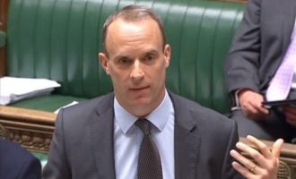 «Χορός» παραιτήσεων στη Βρετανία: Έφυγε κι άλλος υπουργός της κυβέρνησης