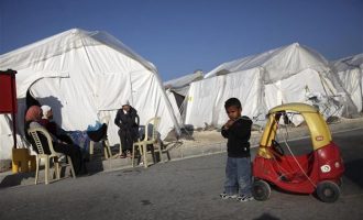 Die Welt: «Θα γίνει η Κύπρος ένα νέο hot spot προσφύγων;»