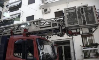 Φωτιά σε διαμέρισμα στο Μαρούσι – Είχαν εγκλωβιστεί στο μπαλκόνι
