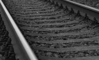 Θανατηφόρο ατύχημα στο Κορδελιό: Τρένο παρέσυρε άνδρα