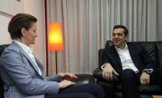 O Τσίπρας ανέδειξε τα πλεονεκτήματα της Συμφωνίας των Πρεσπών στη Σέρβα πρωθυπουργό