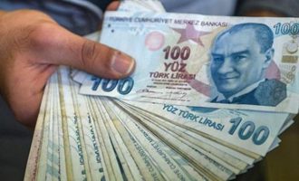 Καταρρέει η τουρκική λίρα σε χαμηλό επίπεδο-ρεκόρ έναντι του δολαρίου
