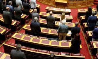 Eνός λεπτού σιγή στη Βουλή στη μνήμη Κωνσταντίνου Κατσίφα