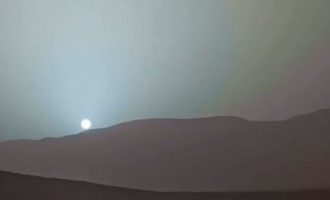Αυτό είναι το πρώτο ηλιοβασίλεμα από τον πλανήτη Άρη που «γκρέμισε» τα social media – Είναι μπλε (βίντεο)